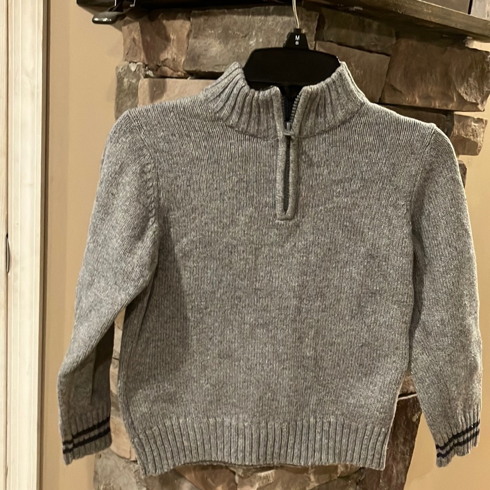 Boy’s OshKosh sweater size 5